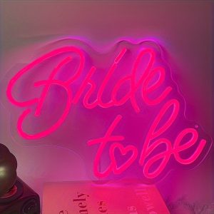 1 pc Bride to be LED neon sign, ambient wall decoration neon sign for weddings, bachelorette parties, engagement parties, wedding receptions, offices, homes, clubs, living rooms, bars, bedrooms and home wall decorations, preferred choice for friends and family's birthdays and wedding favours, USB powered illuminated sign hanging device, 5V USB power supply