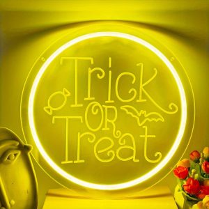 1 pc Round Trick or Treat Halloween Wall Neon Decoration, 3D Engraving, Dimmable LED Halloween Ambiance Wall Decoration Neon Sign, Perfect for Halloween Party, Bedroom, Birthday Party, Bar, Shop, Room, Friends Gathering Wall Decorations, Preferred as a Birthday or Halloween Gift for Friends' Families, USB Powered Light Up Sign Hanging Unit, 5V USB Power Supply