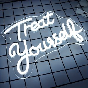 1 pc Treat yourself LED Neon Sign, Wall Decoration Neon Sign for Wedding, Party, Family, Bedroom and Home Wall Decoration, 5 V USB Power Supply