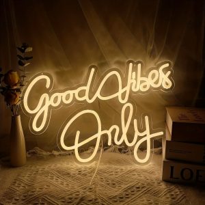 1 pc Good Vibes Only LED Neon Sign, Atmosphere Wall Decor Neon Sign, Suitable for Parties, Offices, Gyms, Game Rooms, Homes, Clubs, Living Rooms, Bars, Bedrooms, and Home Wall Decor.The Perfect Gift Choice for Friends' and Family's Birthdays and Holidays. USB-Powered Illuminated Sign Hanging Kit, 5V USB Power Supply.
