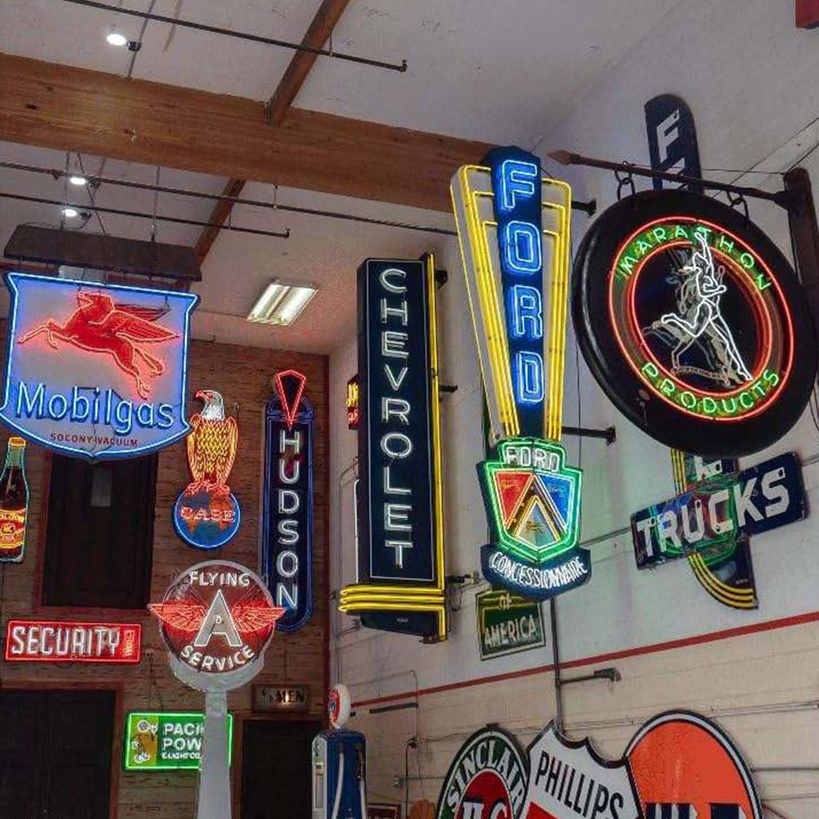 High quality Coronas Extra Beer Bottle sign with high definition inkjet graphic print board, large illuminated glass tubes neon LED sign for offices, parties, coffee shops, bars, birthdays, men's caves, home and event wall art decor. - 图片 4